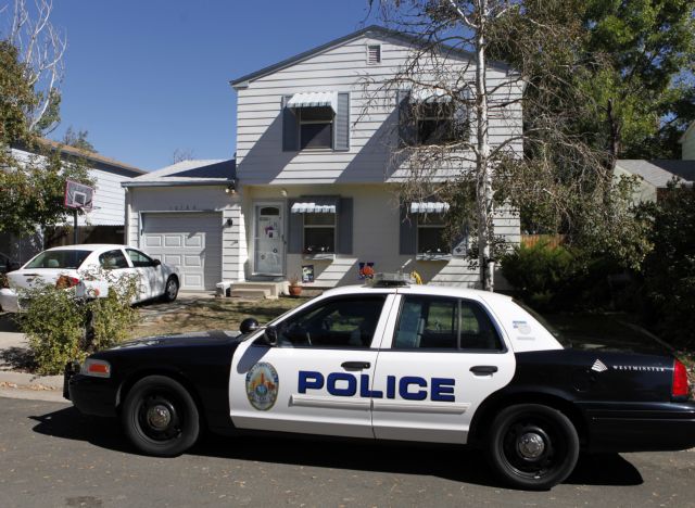 Πληγωμένος 19χρονος καλεί τις Αρχές γιατί του μίλησε άσχημα η μαμά του